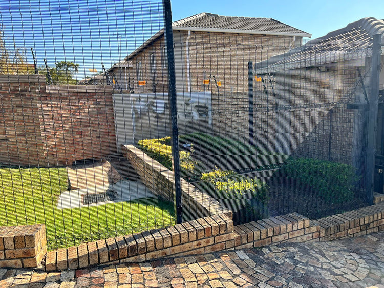 Fencing (Construction)
