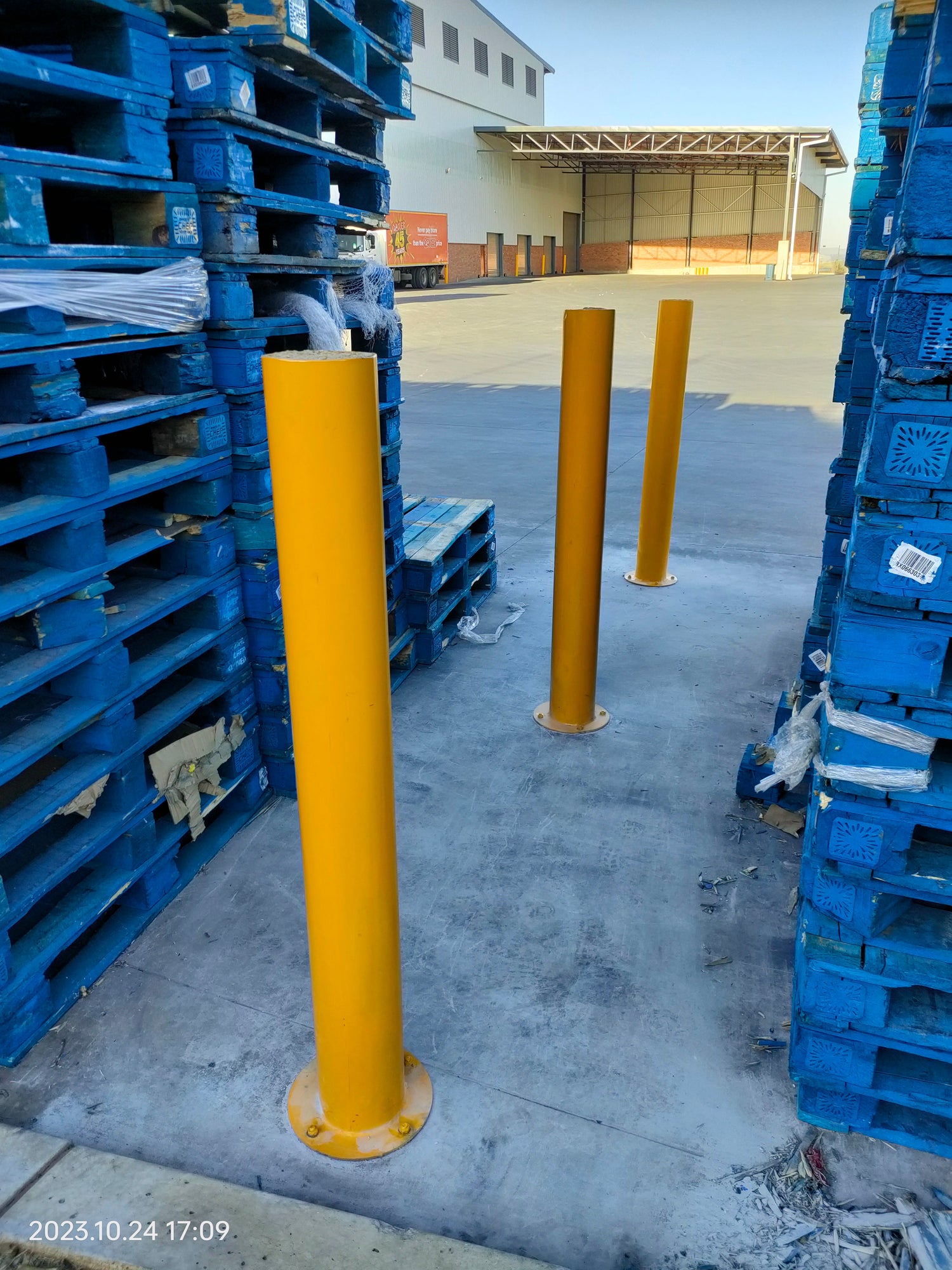 Round Bollards (Construction)