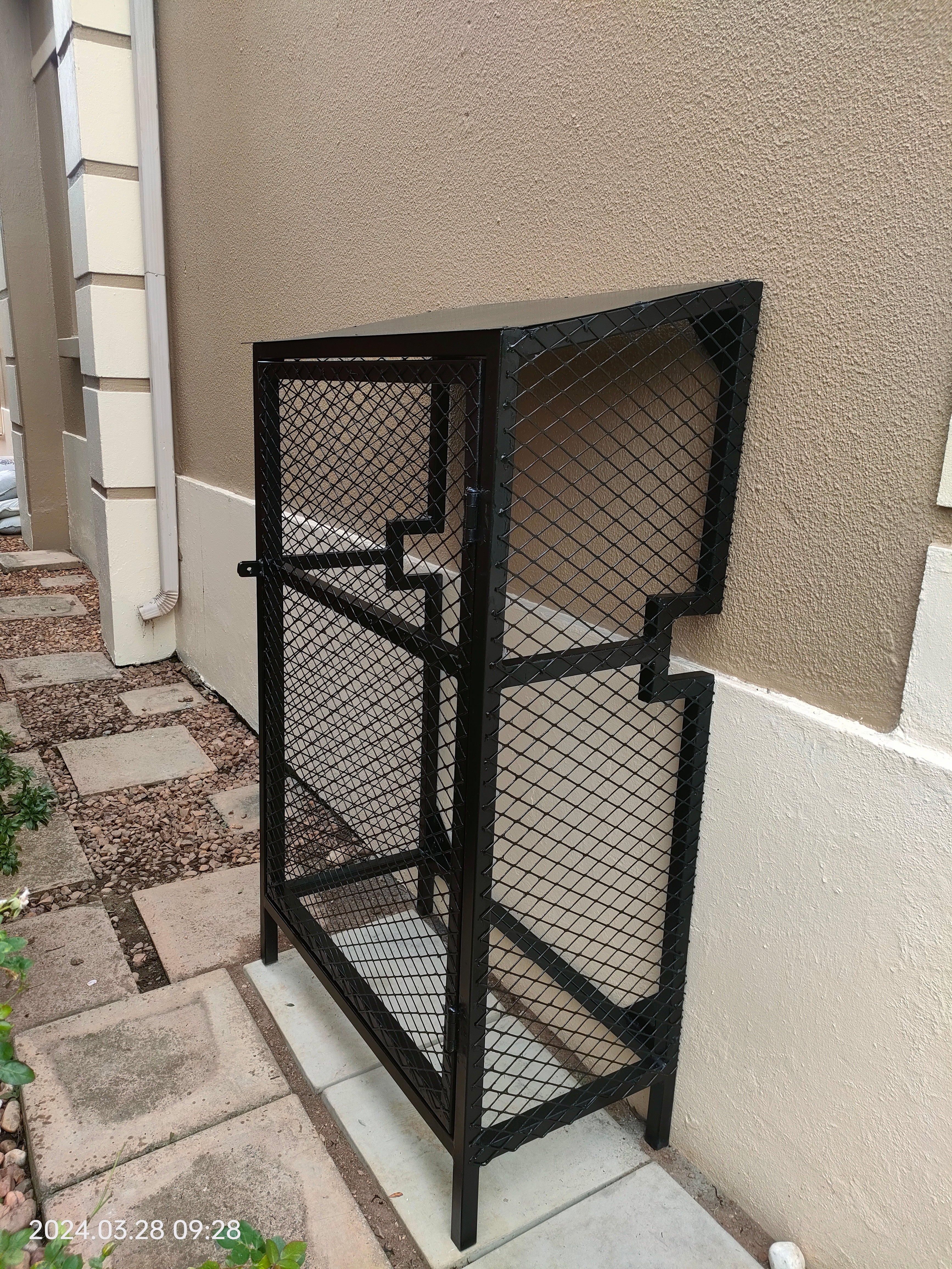 Heavy Duty Gas Cage - 2 x 19Kg Gas Bottle