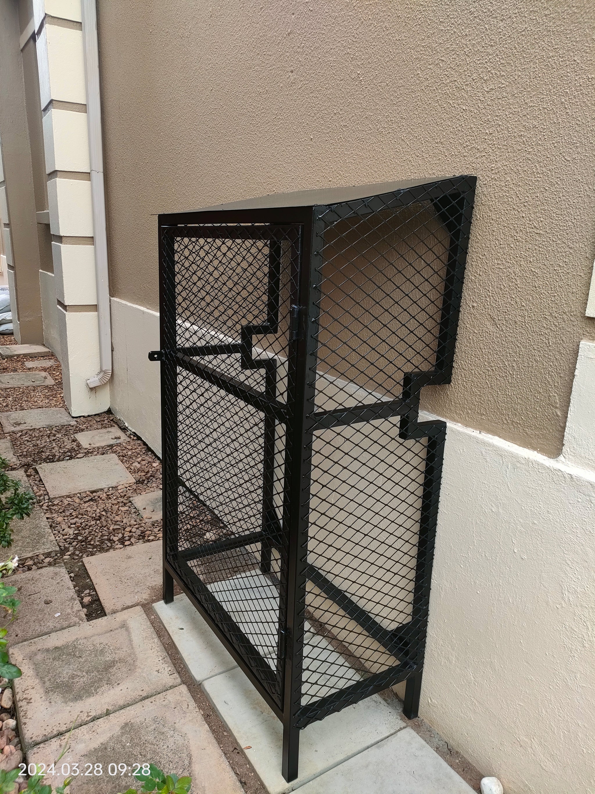 Heavy Duty Gas Cage - 2 x 19Kg Gas Bottle