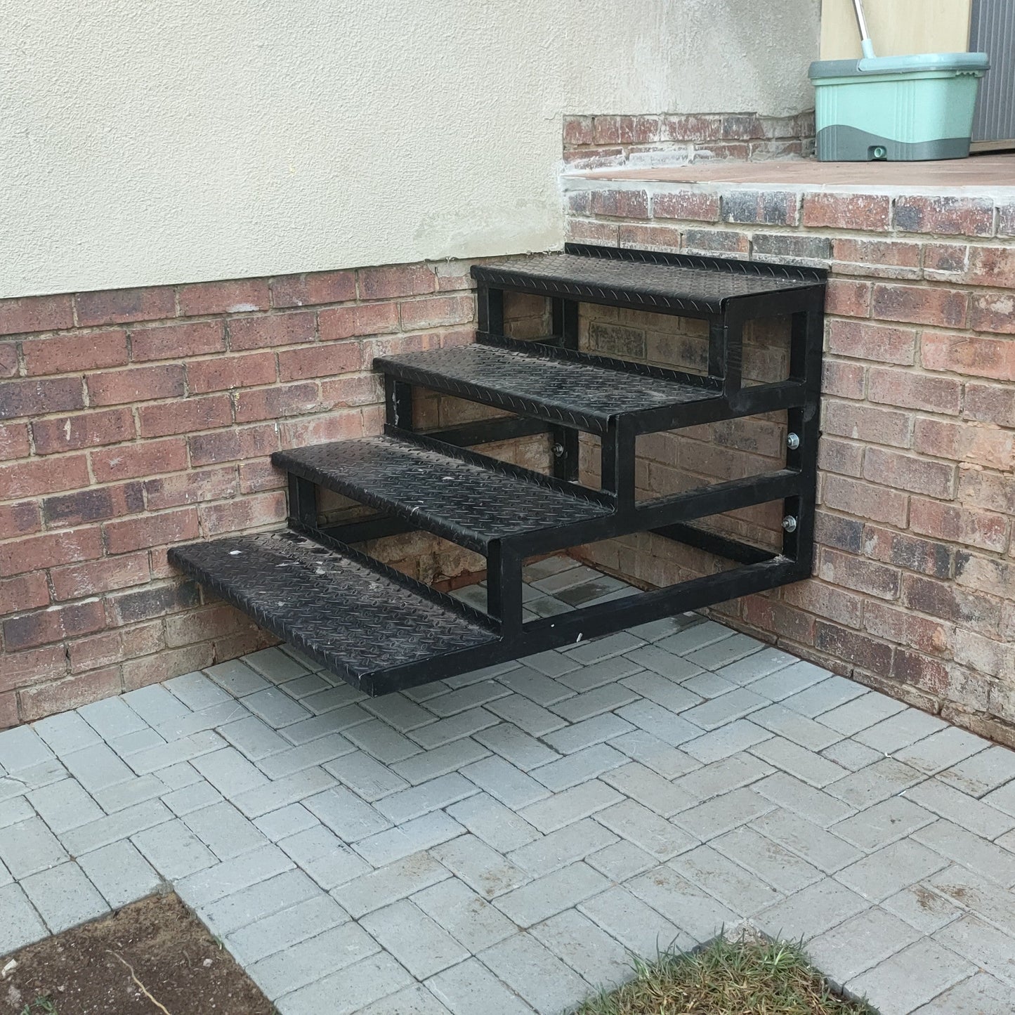 Mild Steel Staircase - 900mm Wide For 180mm Risers